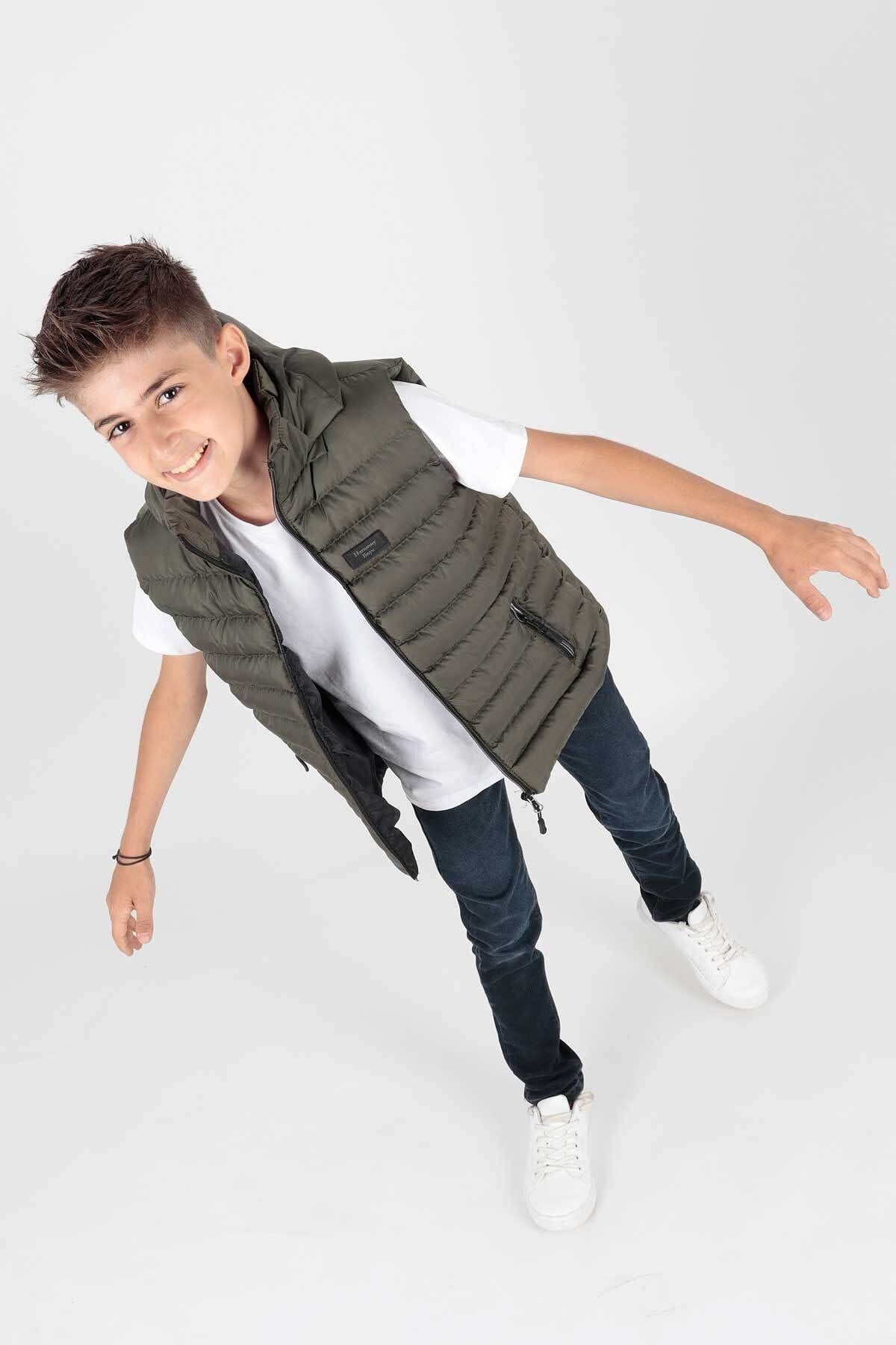 Boy's Fashion Trend Hooded Inflatable Vest Ak215051